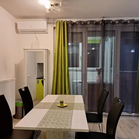 Lona Flat